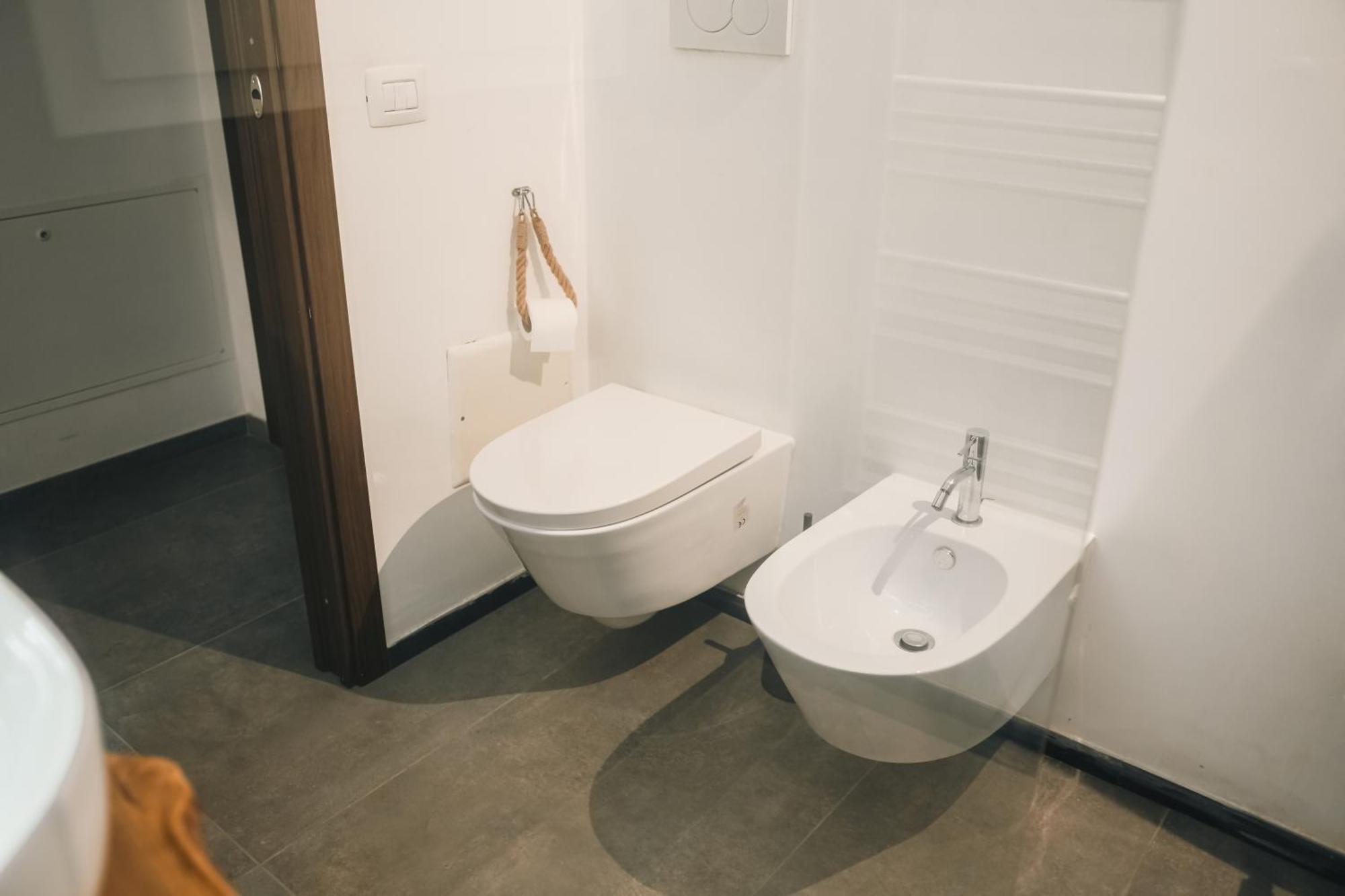 Suite Piazza Mazzini 90 Mq 5 Lecce Bagian luar foto