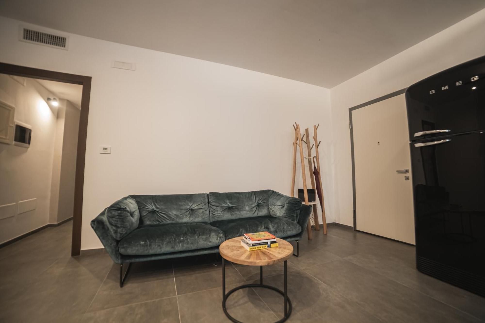 Suite Piazza Mazzini 90 Mq 5 Lecce Bagian luar foto