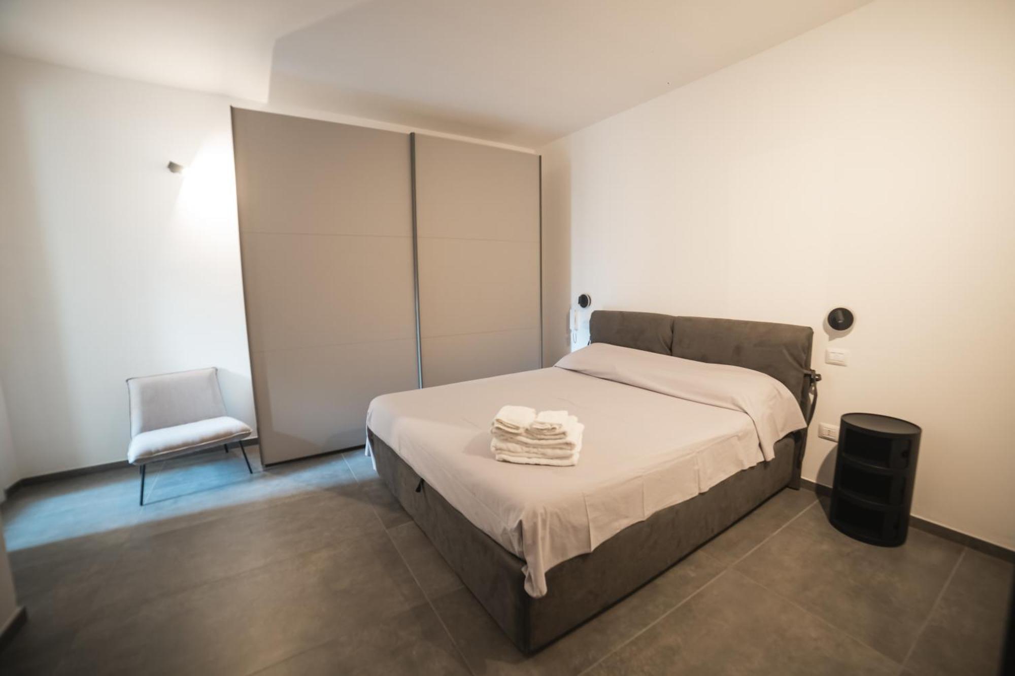 Suite Piazza Mazzini 90 Mq 5 Lecce Bagian luar foto