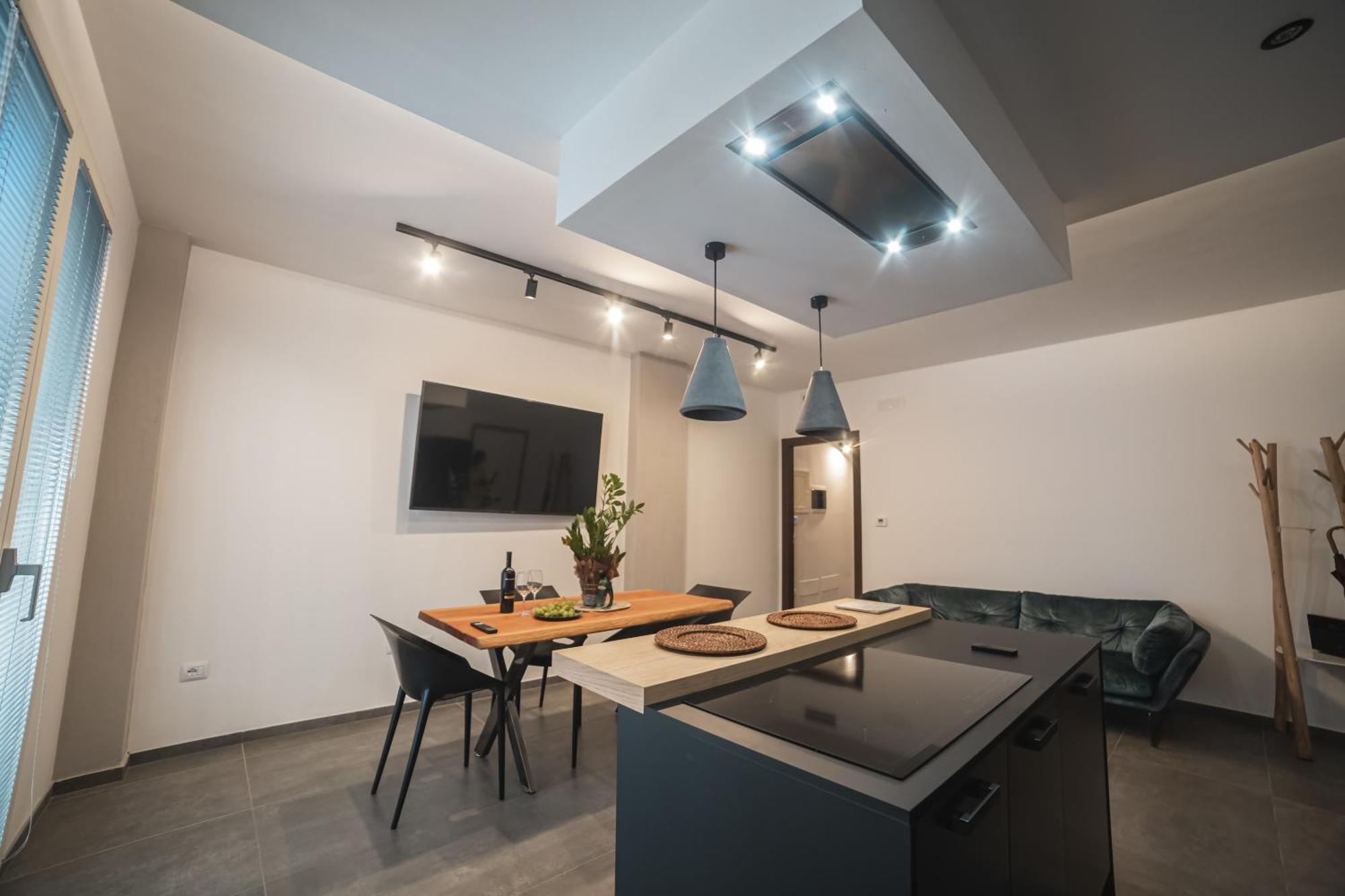 Suite Piazza Mazzini 90 Mq 5 Lecce Bagian luar foto